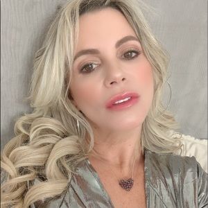 Meet your Posher, Cecilia